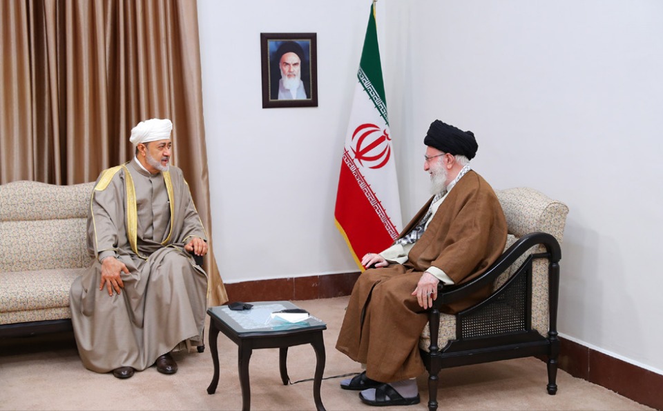 رهبر معظم انقلاب اسلامی در دیدار با سلطان عمان